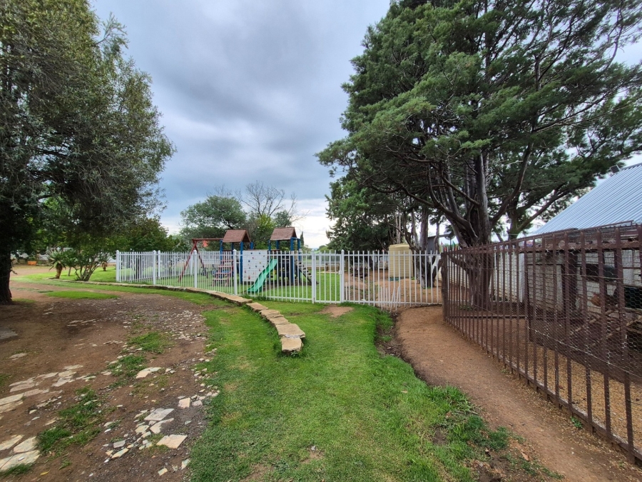 6 Bedroom Property for Sale in Dewetsdorp Free State